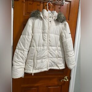 White Columbia Jacket with  removable hood with faux fur trim